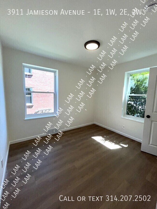 Building Photo - 3911 Jamieson Ave