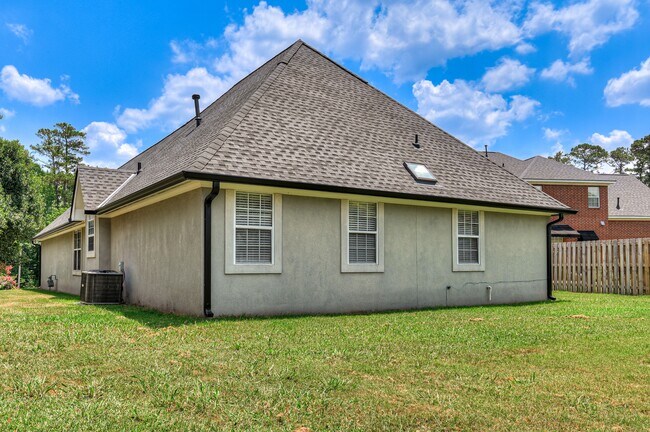 Building Photo - 208 Stonington Dr