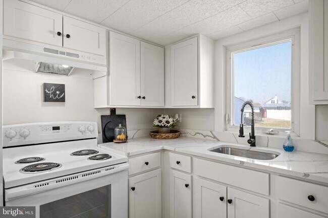 Building Photo - 75 S Washington Dr