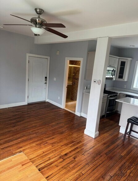 Building Photo - 1550 Fall River Ave
