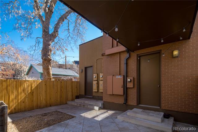 Building Photo - 2536 Glenarm Pl