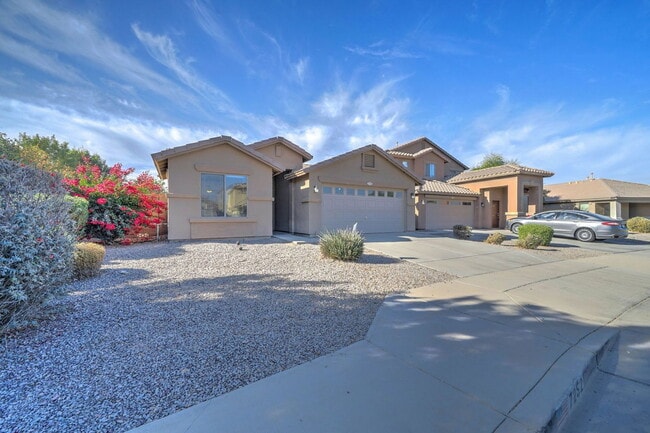 Building Photo - 7252 S 46th Ln