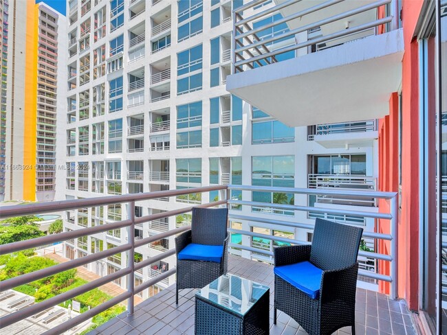 Building Photo - 1541 Brickell Ave