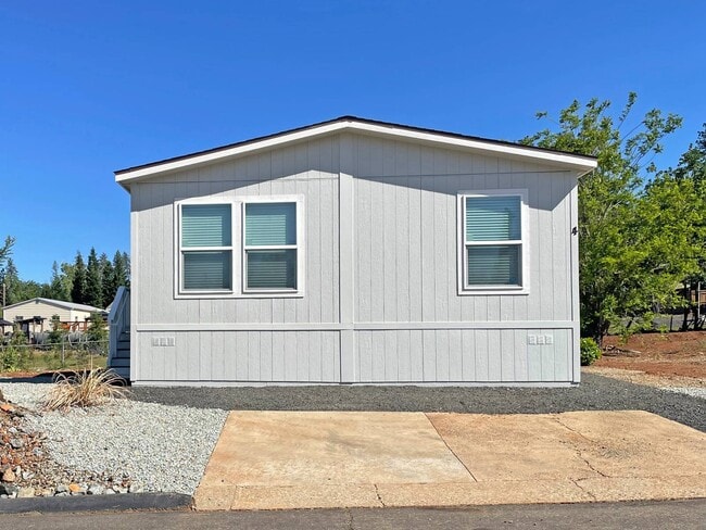 Building Photo - 5427 Edgewood Ln