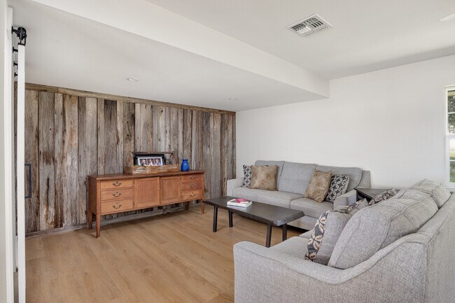 Building Photo - 22248 Lounette Dr