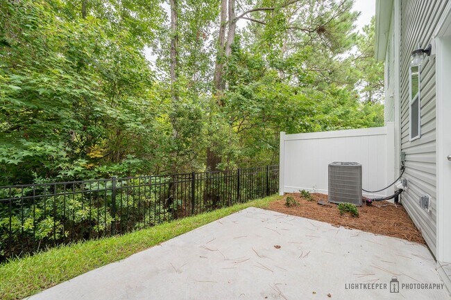 Building Photo - 215 Banbury Ln