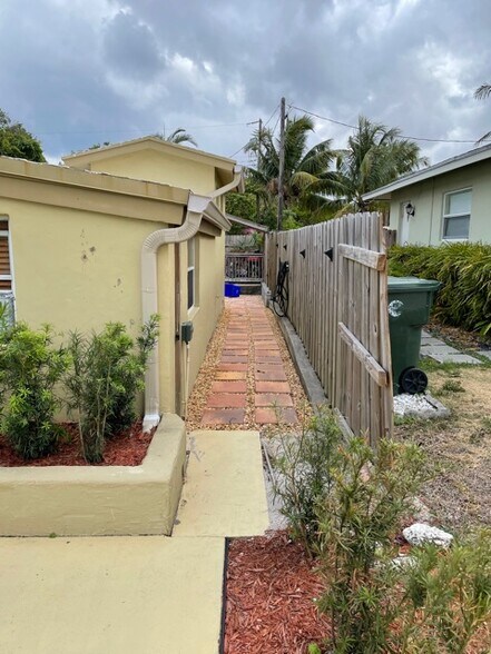 Building Photo - 200 Ipswich St