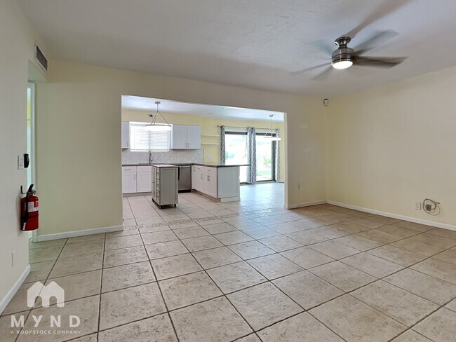 Building Photo - 17323 E Rosita Dr