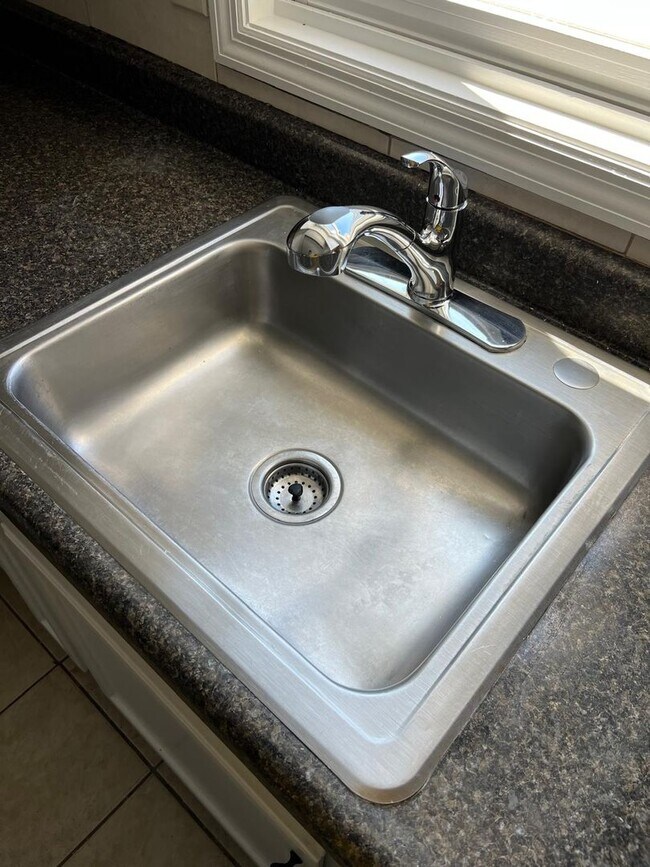 Building Photo - New 2 BR First Floor Condo in Wernersville, PA Available in June