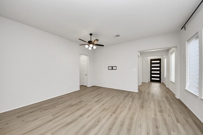 Building Photo - 25931 Dawning Torch Trce