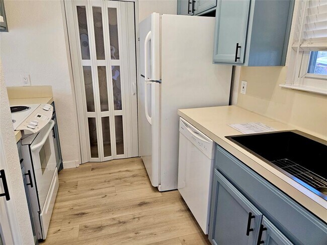 Building Photo - 6806 Old Quarry Ln