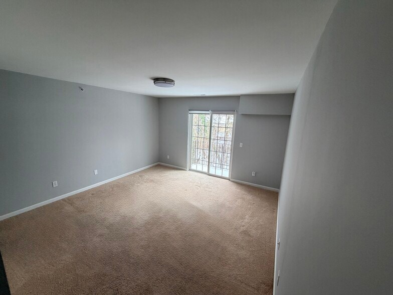 Master bedroom - 53180 Manchester Ave