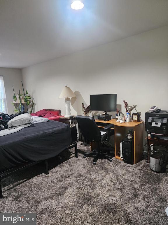 Building Photo - 16 Charles Ct