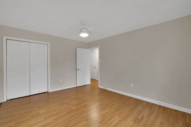 Building Photo - Charming 2-Bedroom Condo in Prime Capitol ...