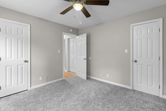 Building Photo - 931 Poppy Dr