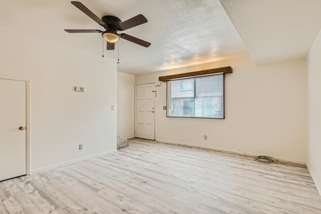 Building Photo - 5957 Vegas Dr