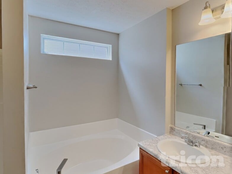 Building Photo - 108 Tulip Grove Point