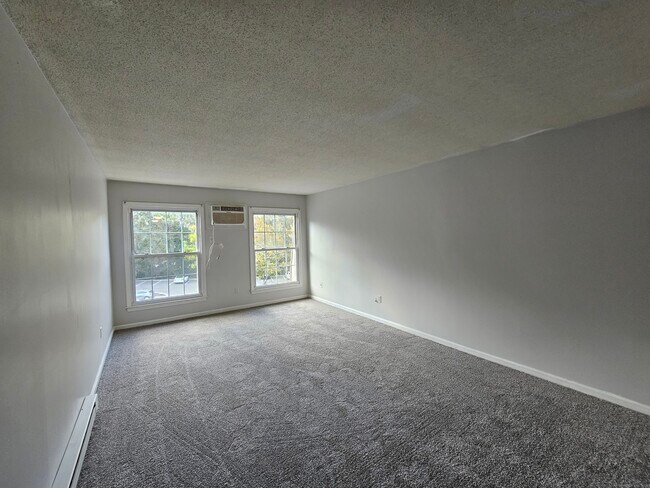 Building Photo - 34 A Padanaram Rd