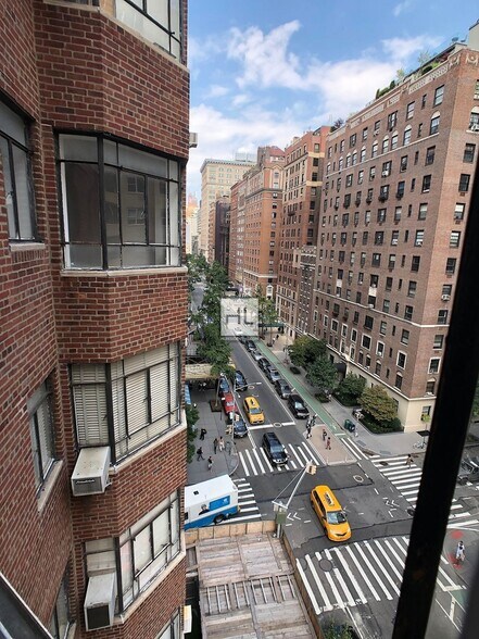 Building Photo - 5 AVENUE
