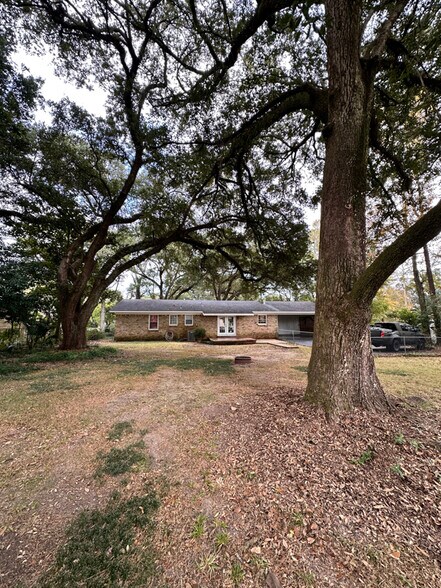 Building Photo - 538 Hillview Rd