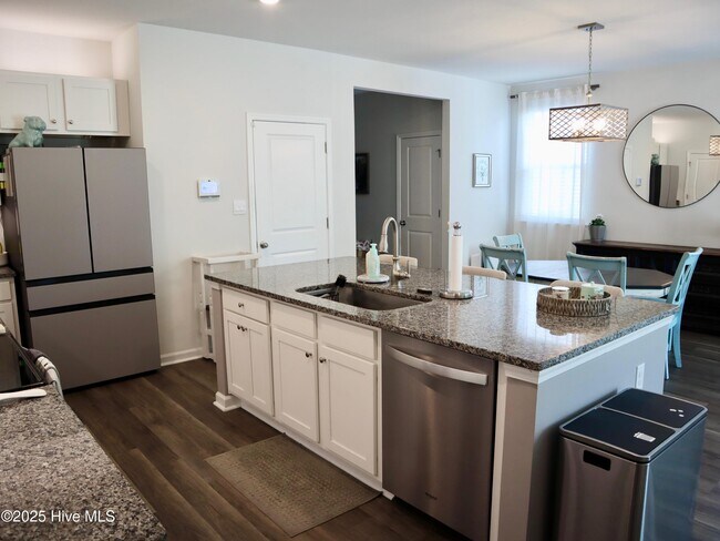 Building Photo - 404 Willet Ct