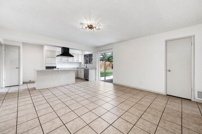 Building Photo - 10230 Trade Winds Dr