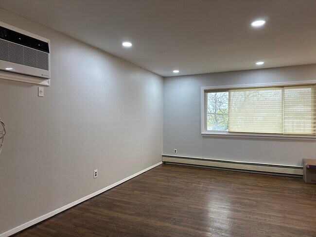 Building Photo - 3666 Illona Ln