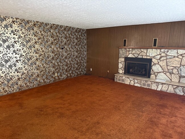 Building Photo - 916 S 6800 E