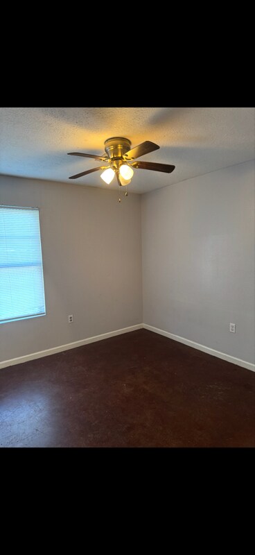 Building Photo - 1039 13th St