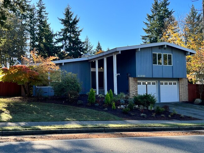 Building Photo - 11757 NE 143rd St