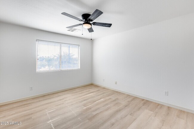 Building Photo - 17435 W Saguaro Ln