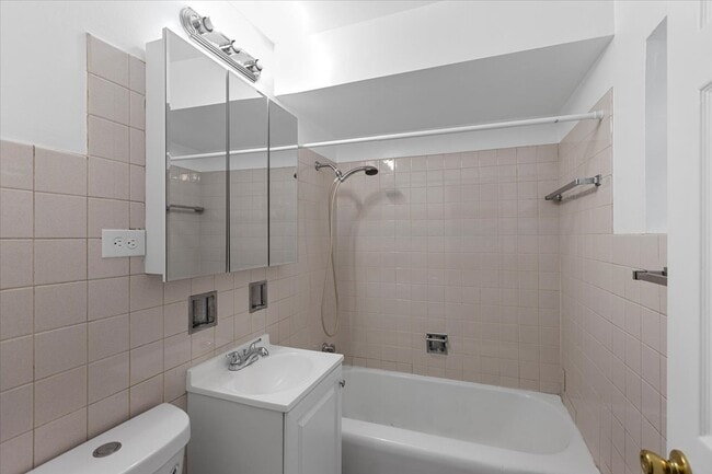 Building Photo - 6212 W 64th Pl