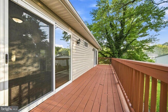 Building Photo - 4656 Evansdale Rd