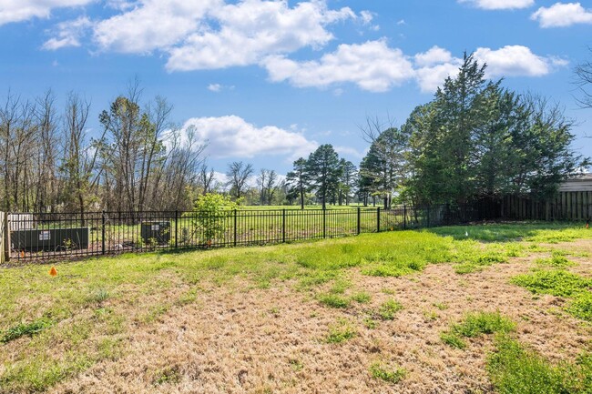 Building Photo - Charming 3-Bedroom Home for Rent in Fayett...