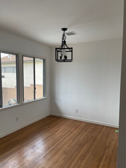 Building Photo - 2207 Jolley Dr