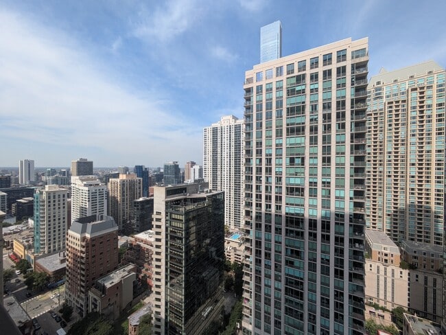 Building Photo - 10 E Ontario St