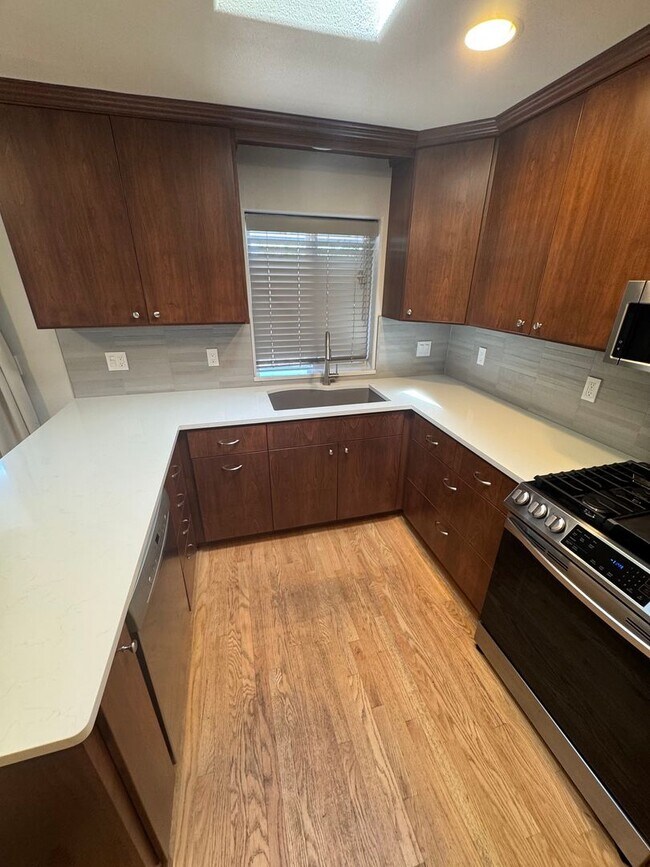 Building Photo - 3 Bedroom Home in College Hill Neighborhood
