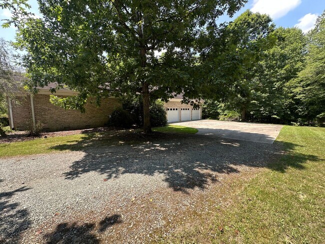 Building Photo - Burlington / Guilford County
