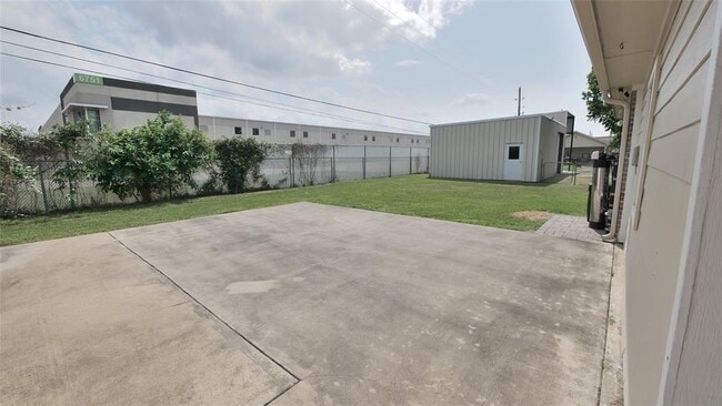 Building Photo - 13203 Weiman Rd