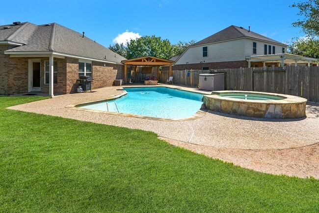 Building Photo - 28139 Canyon Wren Dr