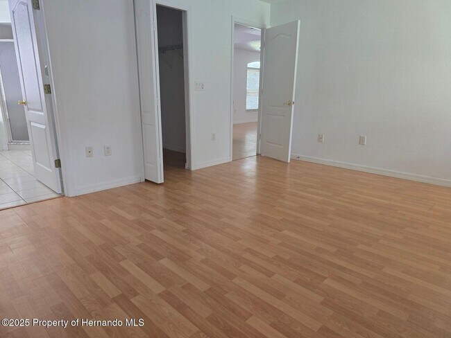 Building Photo - 542 Fairbanks Rd