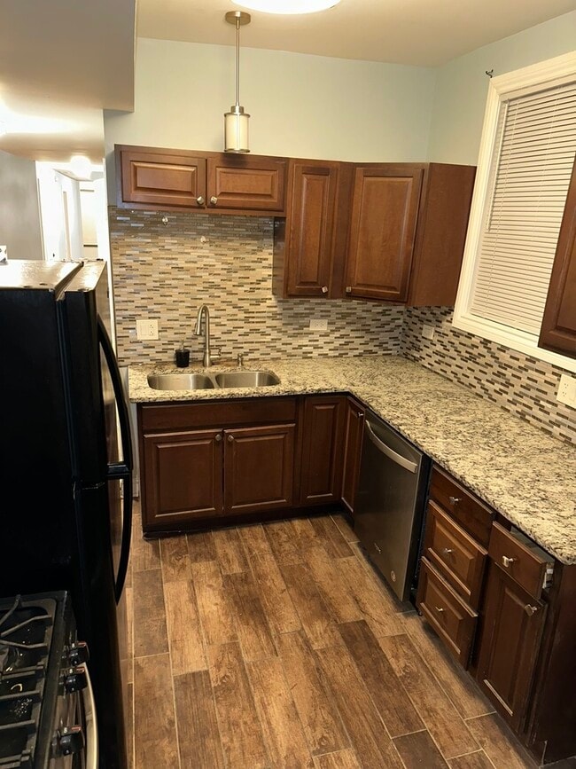 Building Photo - 7943 S Ada St