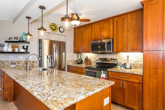 Building Photo - Maui Sunset Condo!! LOCATION, LOCATION, LOCATION!!