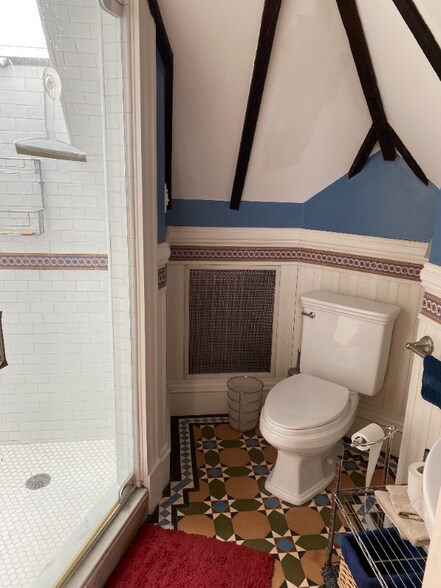 Building Photo - 9 Woodland Ave