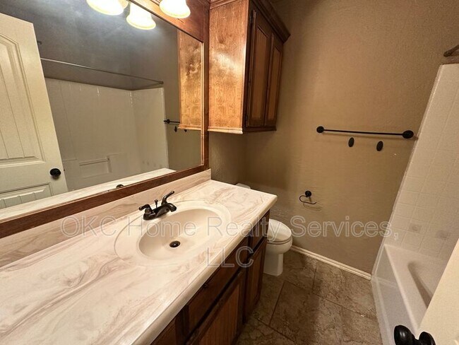 Building Photo - 1909 NE 32nd St