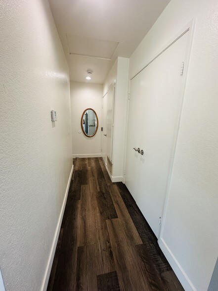 Building Photo - 10305 Hemphill Pl