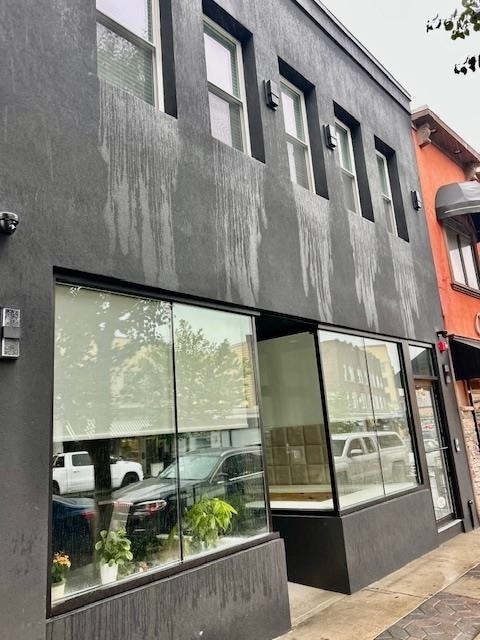 Building Photo - 161 Broadway