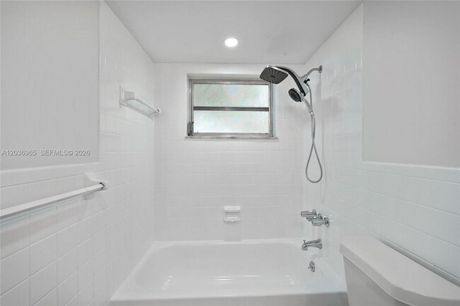Building Photo - 6211 SW 37th St