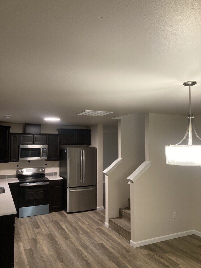 Building Photo - 1812 S 250th St