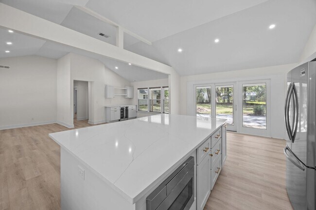 Building Photo - Impeccably Renovated Brick Ranch on James ...